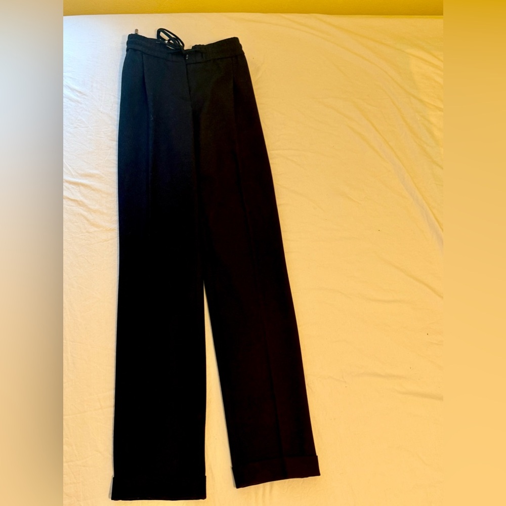 Hugo Boss Ladies Black Tailored Pants. Stretchy material.